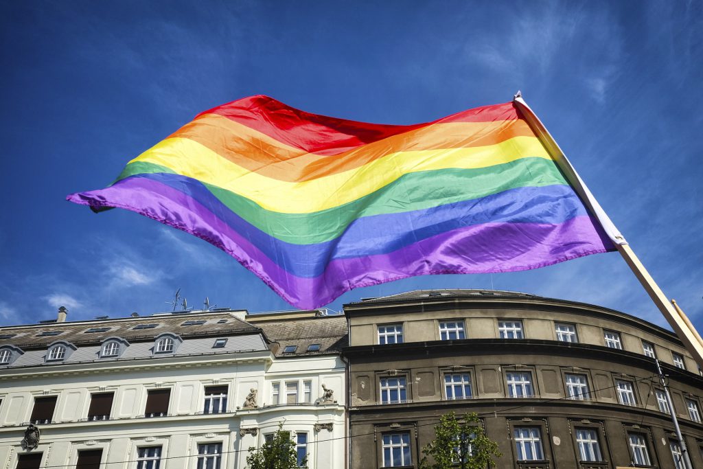 Jak przeciwdziałać dyskryminacji wobec osób LGBT
